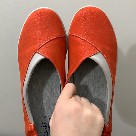 Orange Clarks Cloud Steppers Slippers - Picture 4 of 17